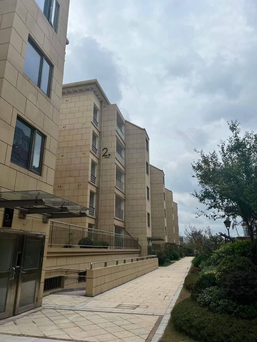 杰立同乔里:地铁口现房，洋房建面约83-144方
